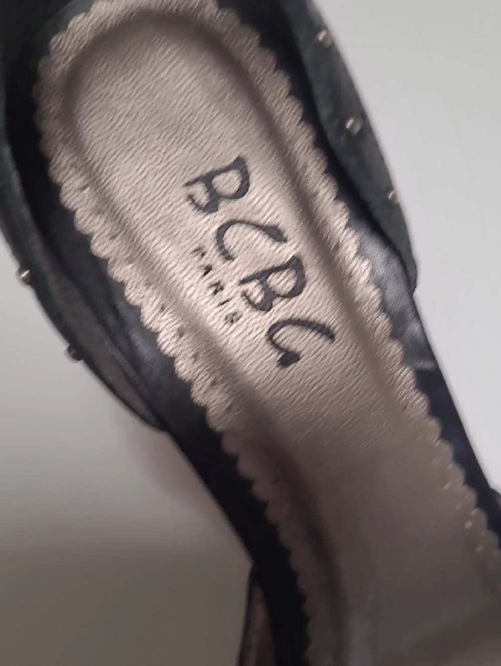 BCBG Paris Vintage Leather Black Peep-Toe Bow Wedge Heels - Size 37.5-EU&7.5-US